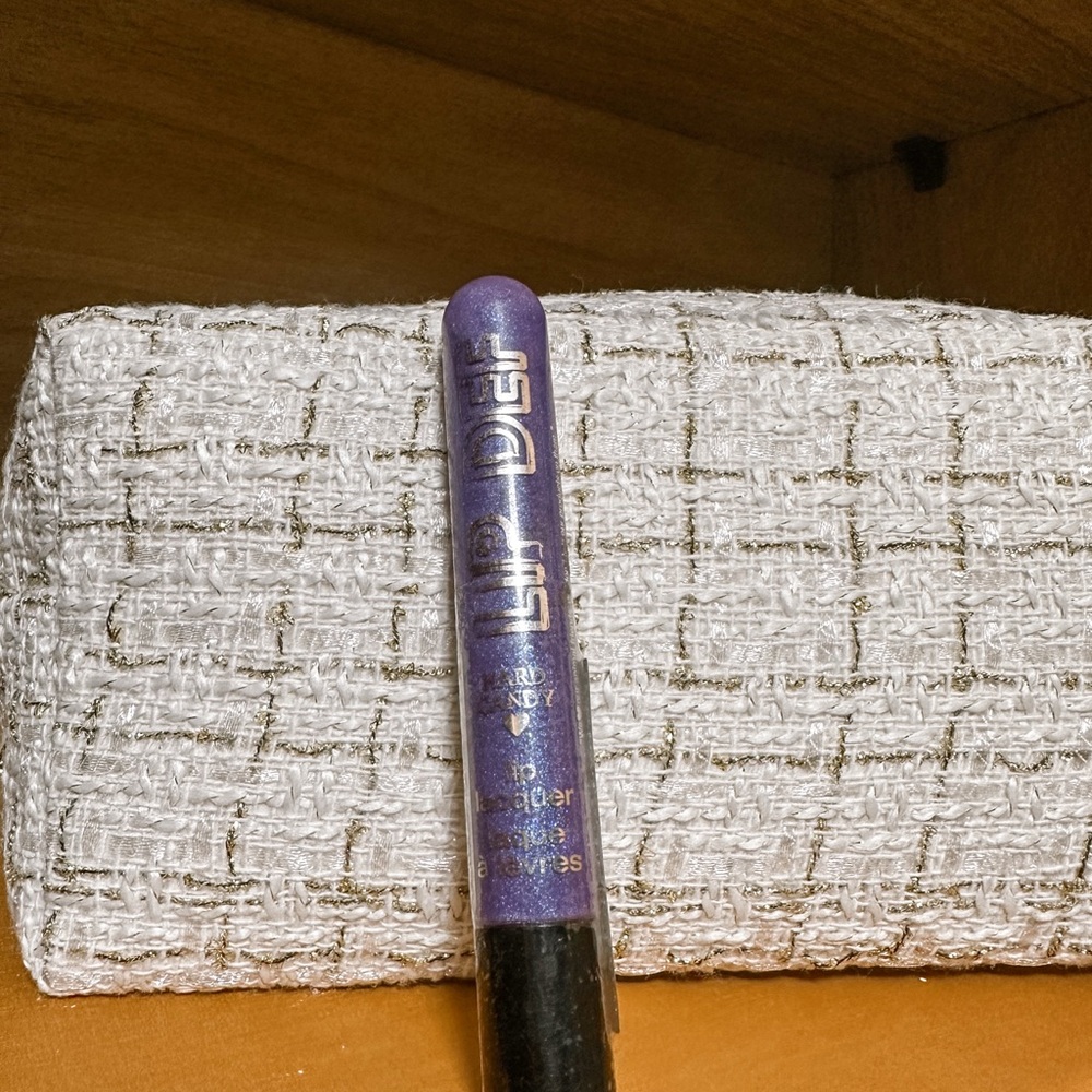 Hard candy lip lacquer